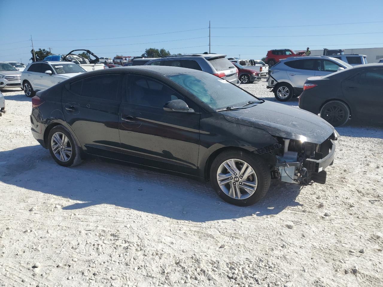 2019 Hyundai Elantra - Image 4