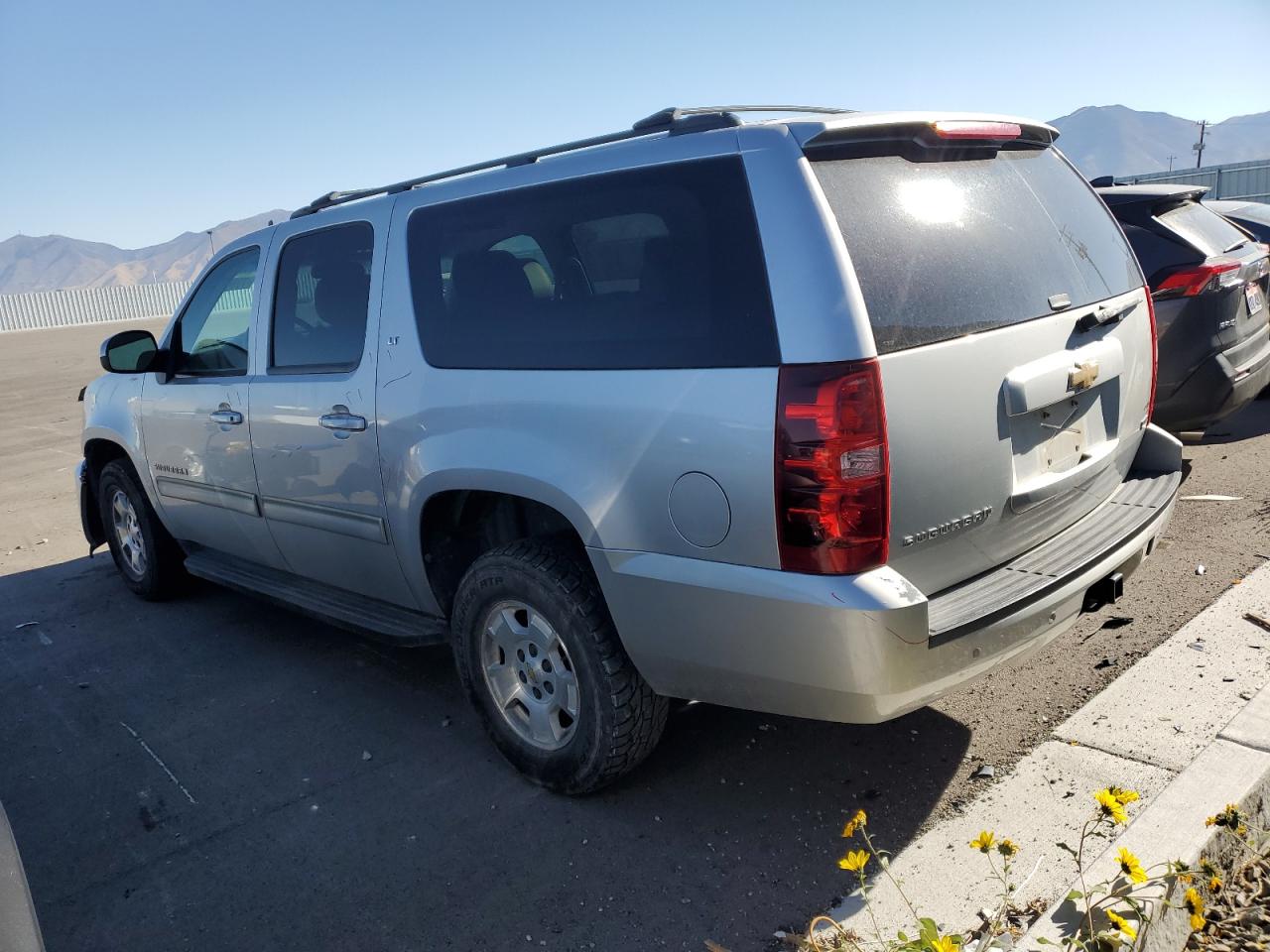 2011 Chevrolet Suburban - Image 2