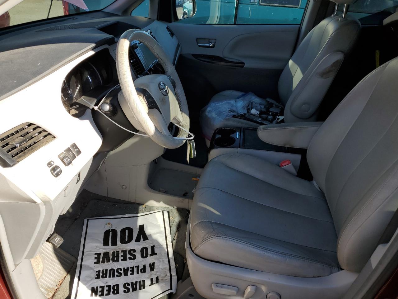 5TDDK3DC1CS046973 2012 Toyota Sienna Xle