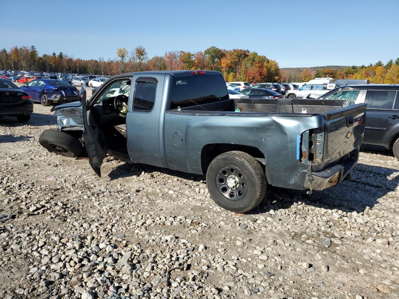 2007 Chevrolet Silverado - Image 2