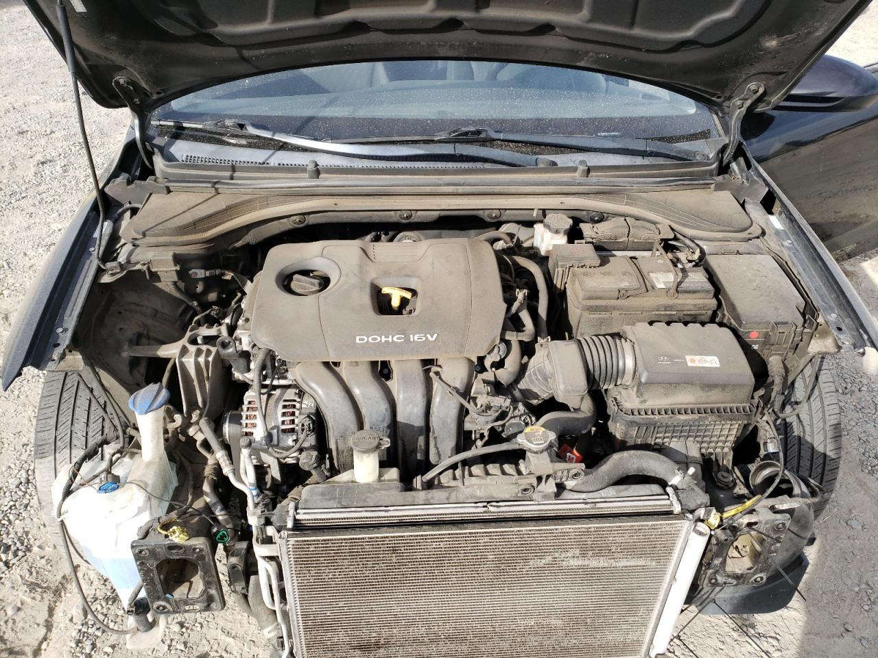2018 Hyundai Elantra - Image 12