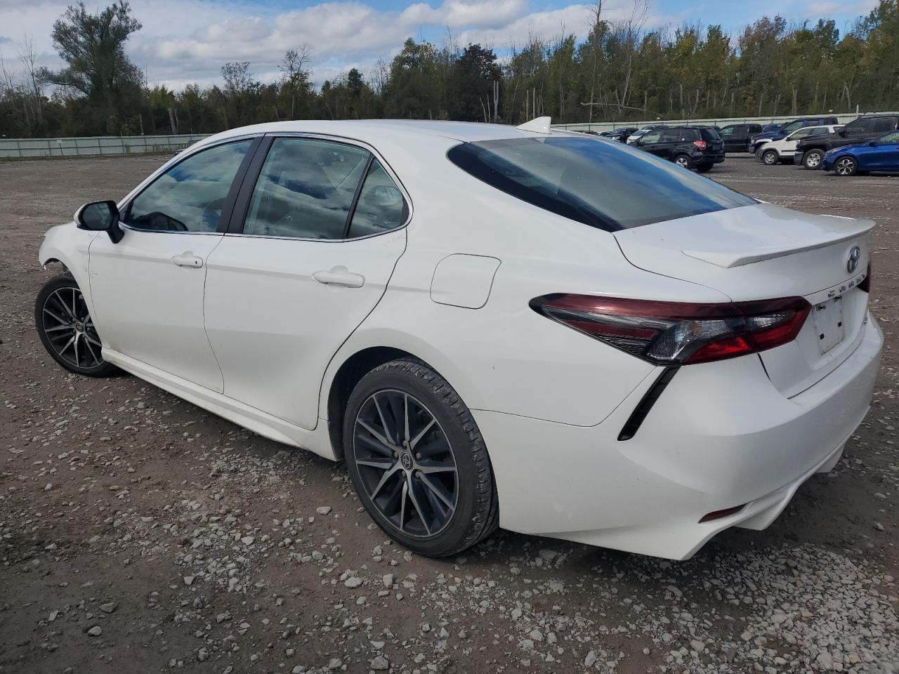 4T1G11AK6MU602817 2021 TOYOTA CAMRY - Image 2