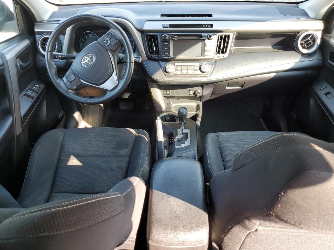 2017 Toyota RAV 4 - Image 8