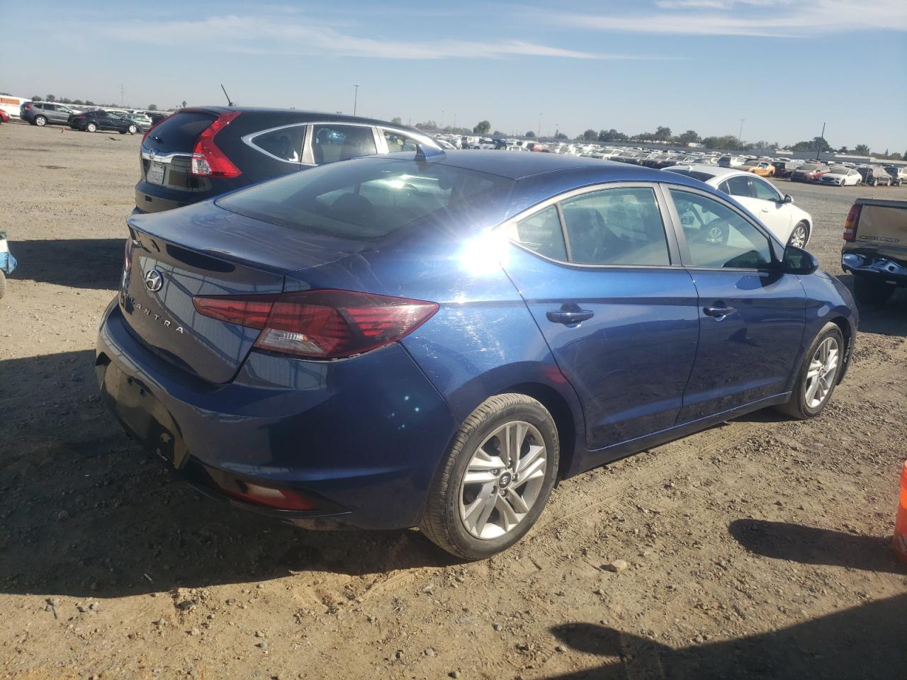 2020 Hyundai Elantra - Image 3