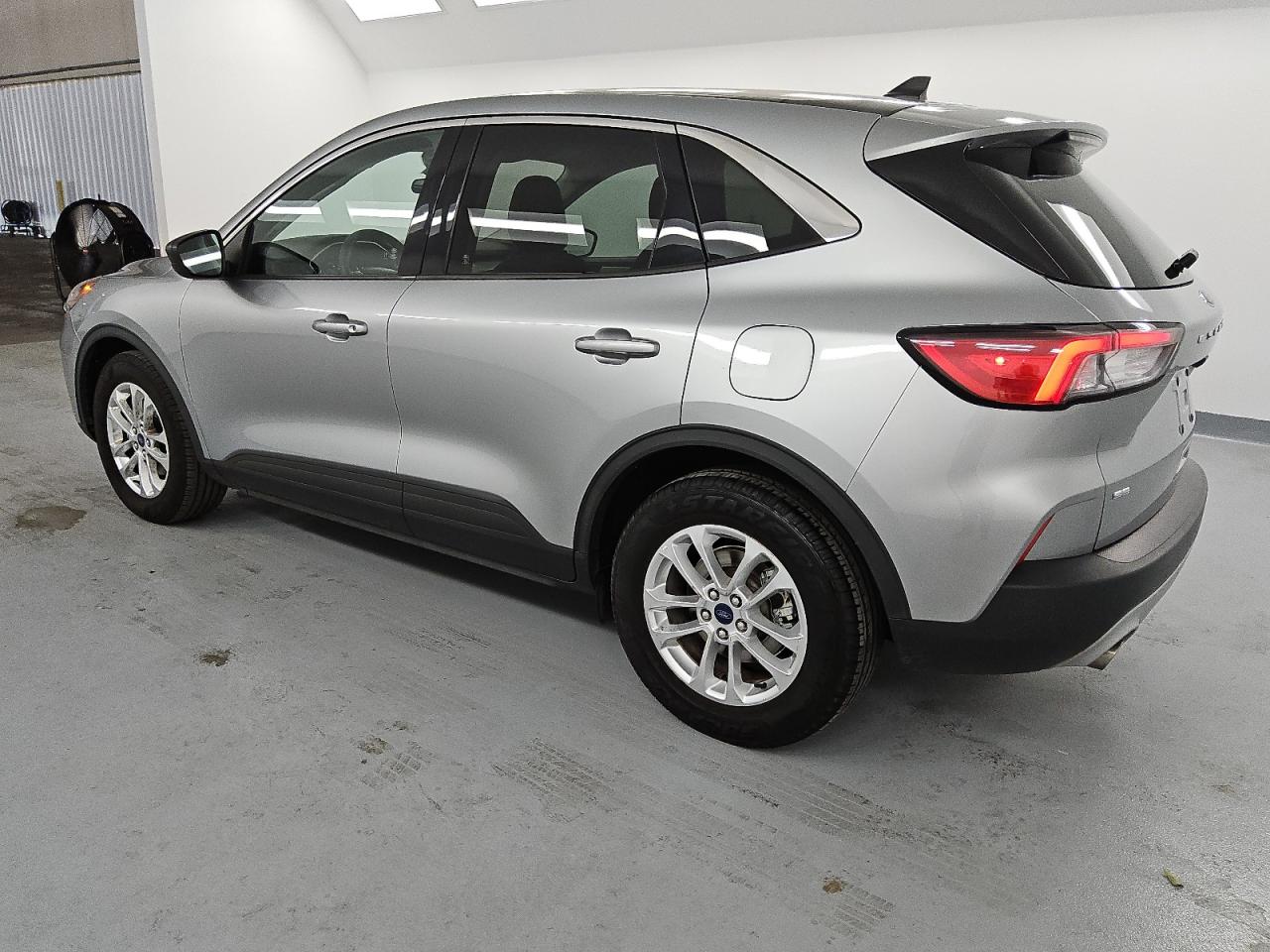 2022 Ford Escape - Image 2