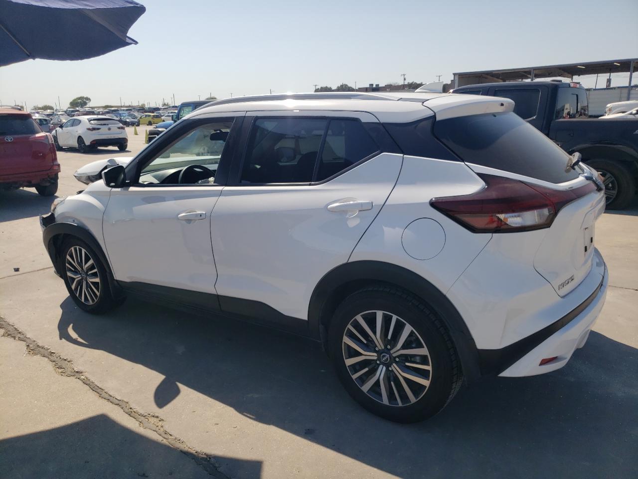 2022 Nissan Kicks - Image 2