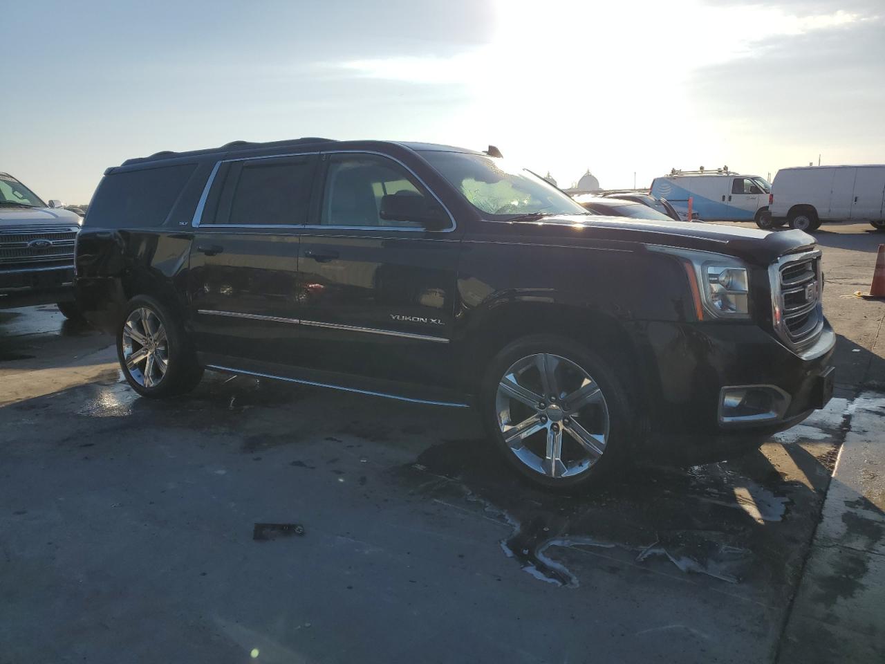 2016 GMC Yukon - Image 4