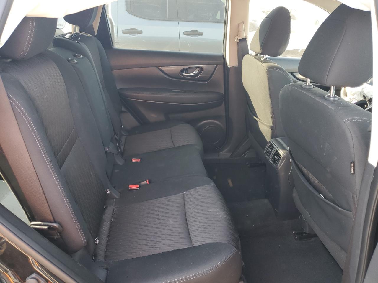 2020 Nissan Rogue - Image 11