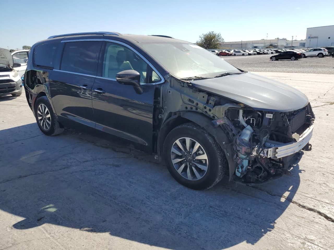 2021 Chrysler Pacifica - Image 4