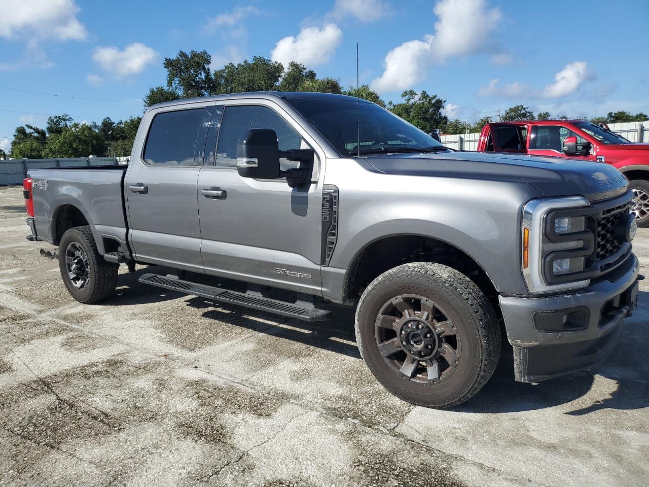 VIN 1FT8W3BT3REC30223 2024 FORD F350 no.4