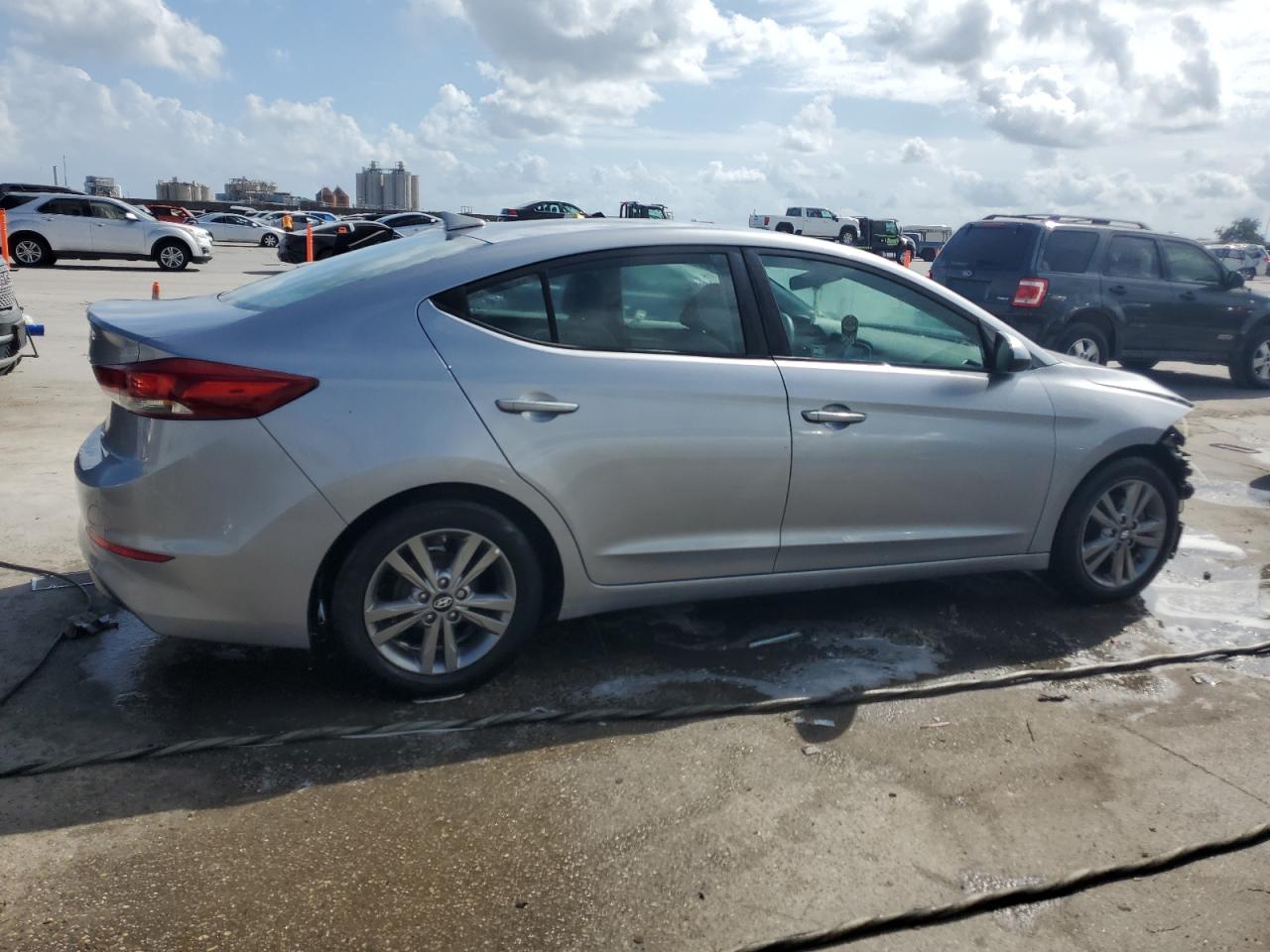 2017 Hyundai Elantra - Image 3