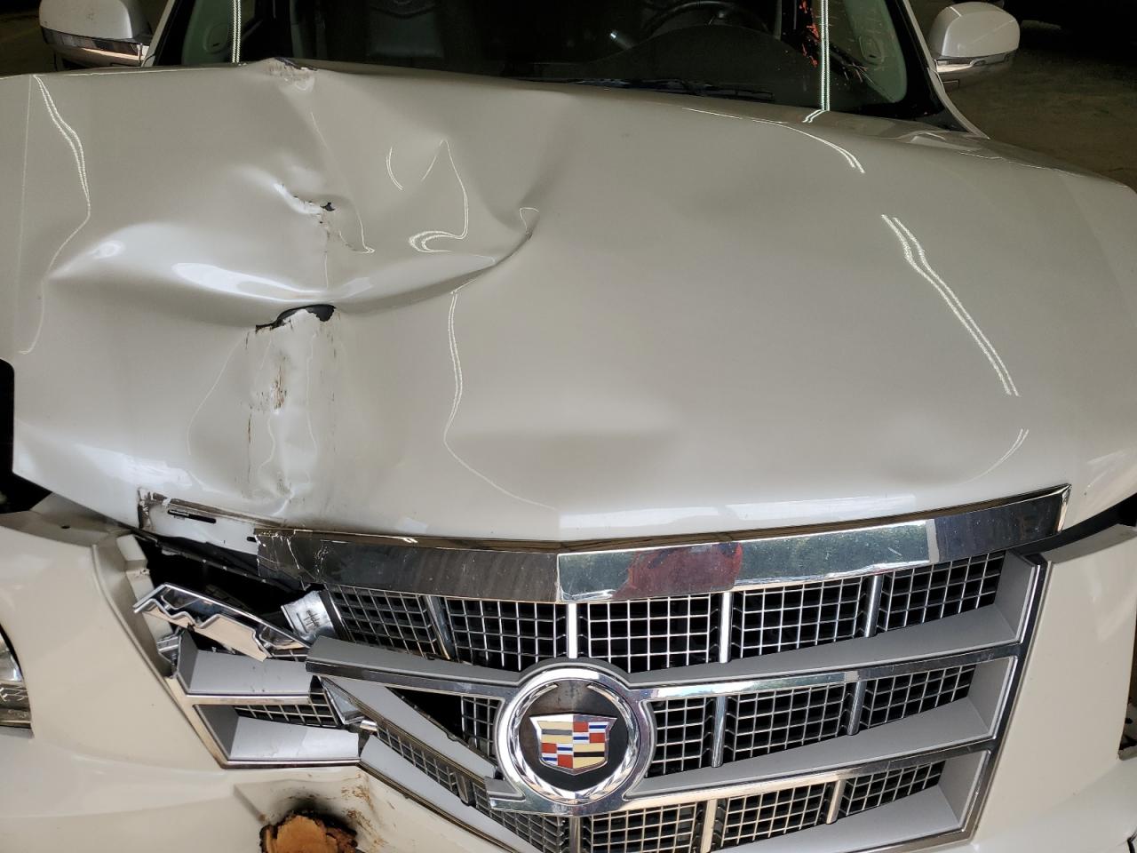 2014 Cadillac Escalade - Image 12