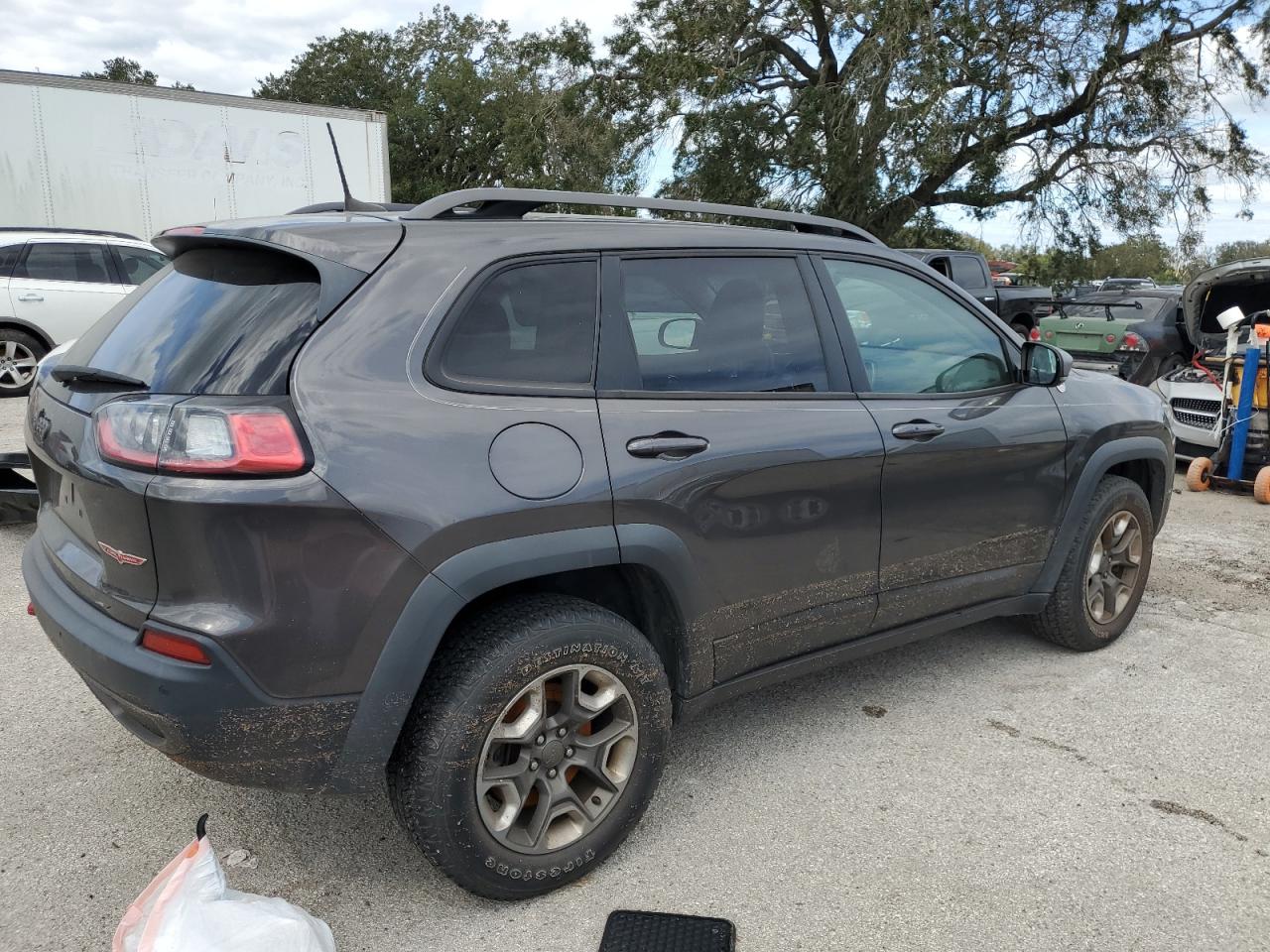 2019 Jeep Cherokee - Image 3