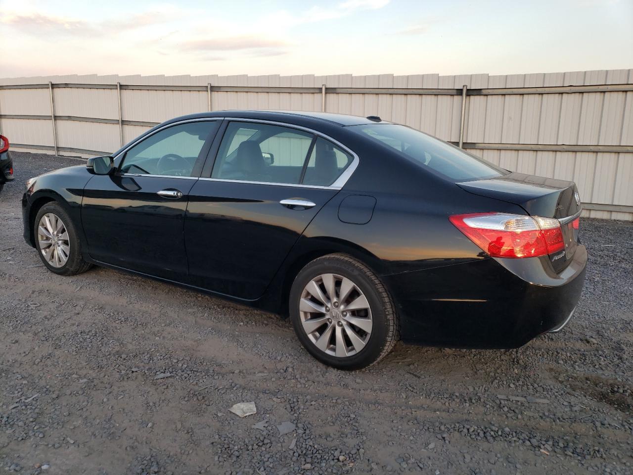 VIN 1HGCR2F82FA222541 2015 HONDA ACCORD no.2