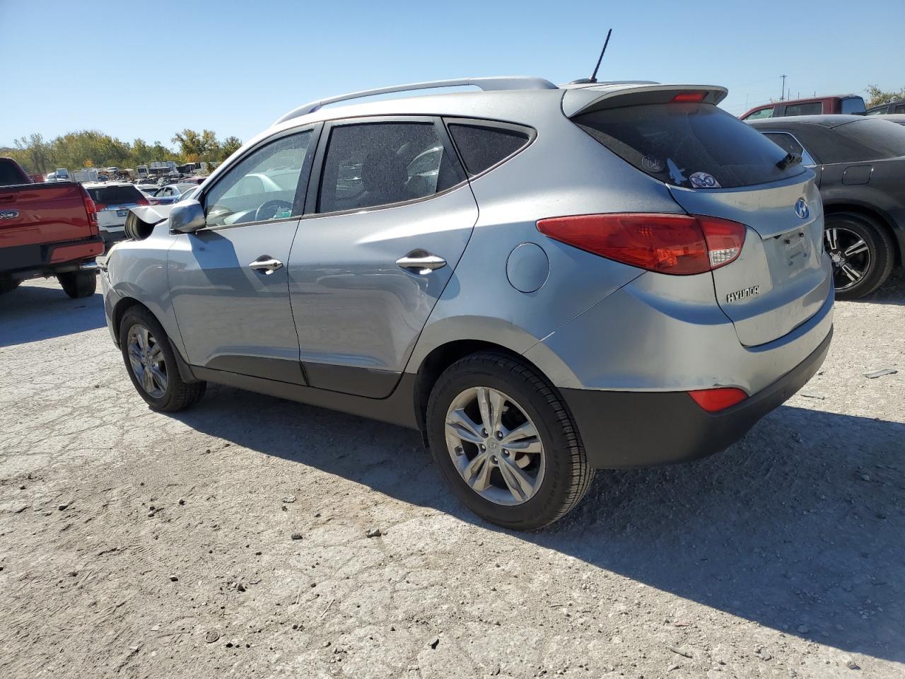 2010 Hyundai Tucson - Image 2