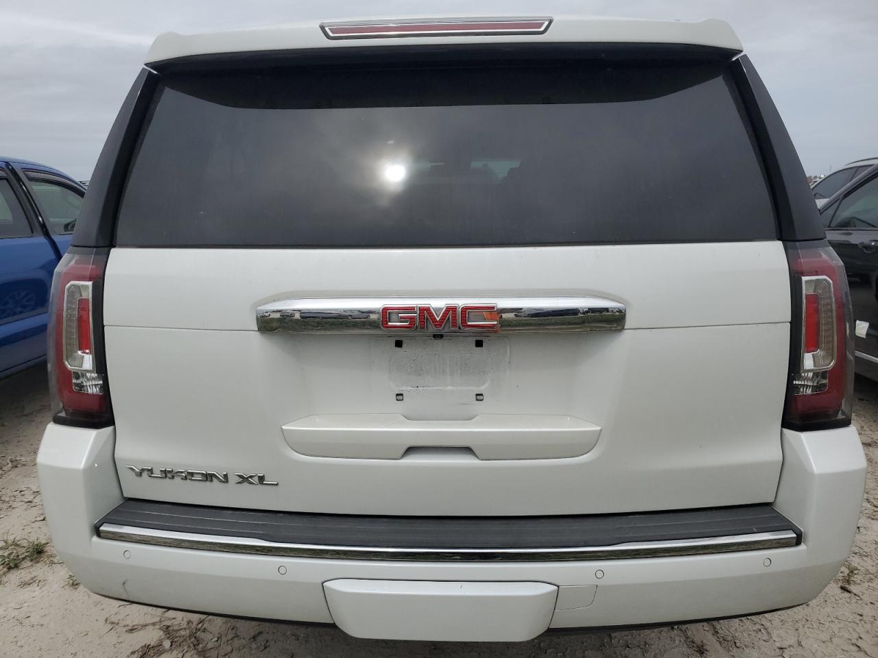 1GKS1HKJ5HR295036 2017 GMC Yukon Xl Denali