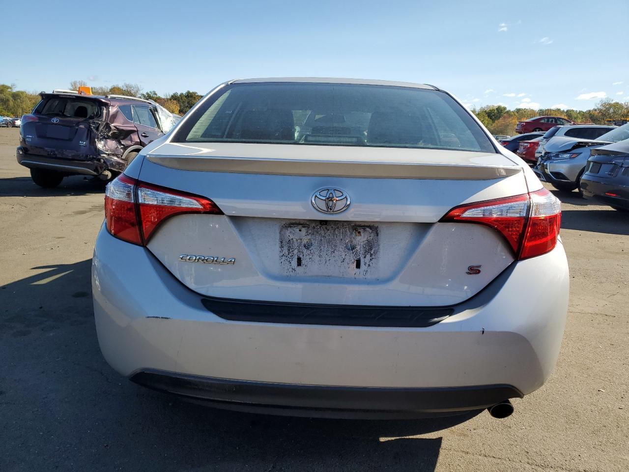 2015 Toyota Corolla L VIN: 2T1BURHE0FC305563 Lot: 74989184