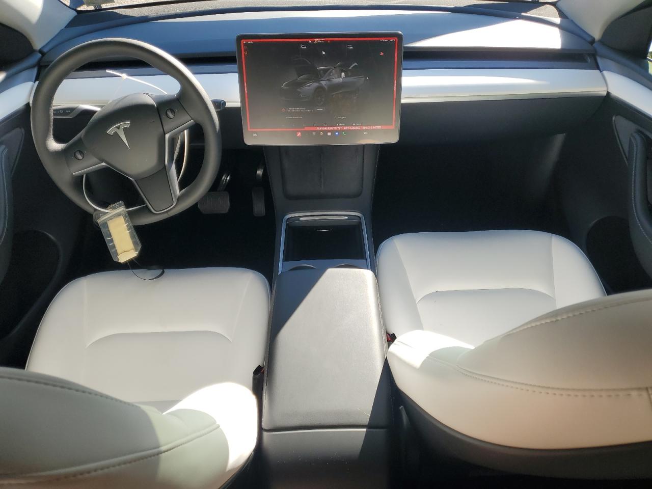 7SAYGAEE3RF117727 2024 Tesla Model Y