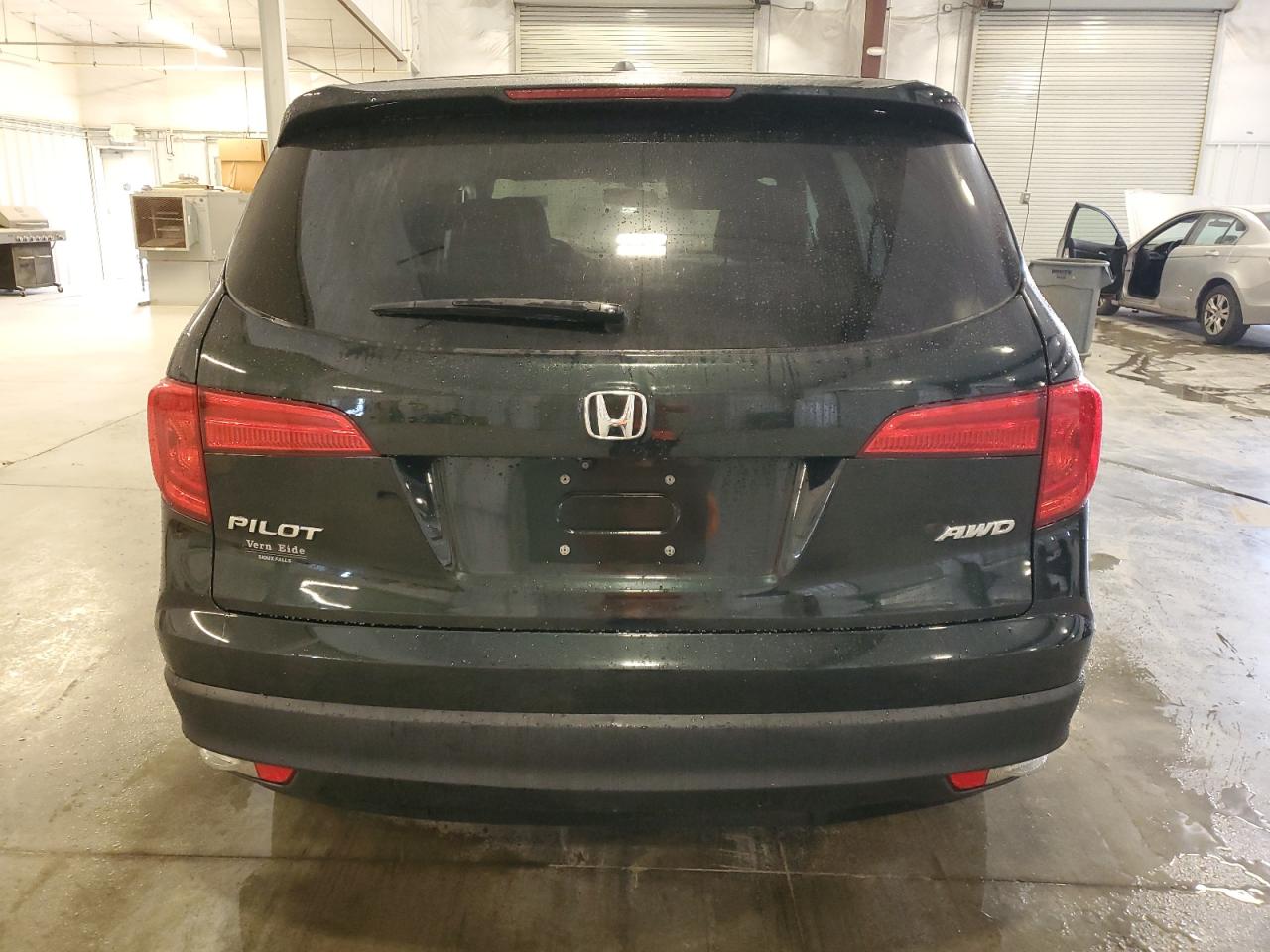 5FNYF6H50JB068015 2018 Honda Pilot Exl