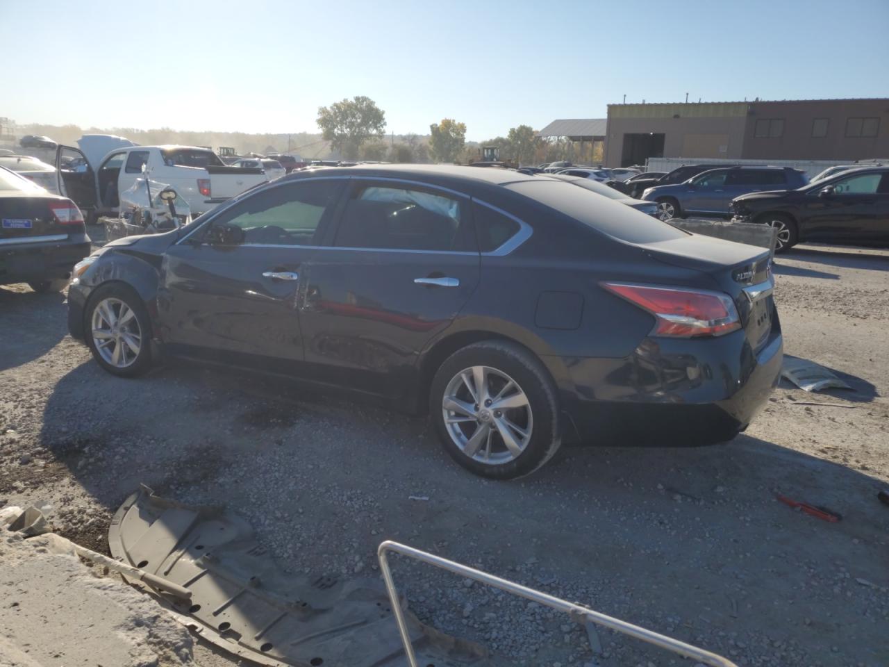 2015 Nissan Altima - Image 2