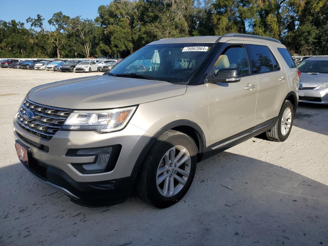 2017 Ford Explorer - Image 1