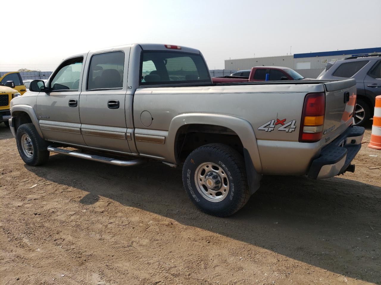 2001 Chevrolet Silverado - Image 2