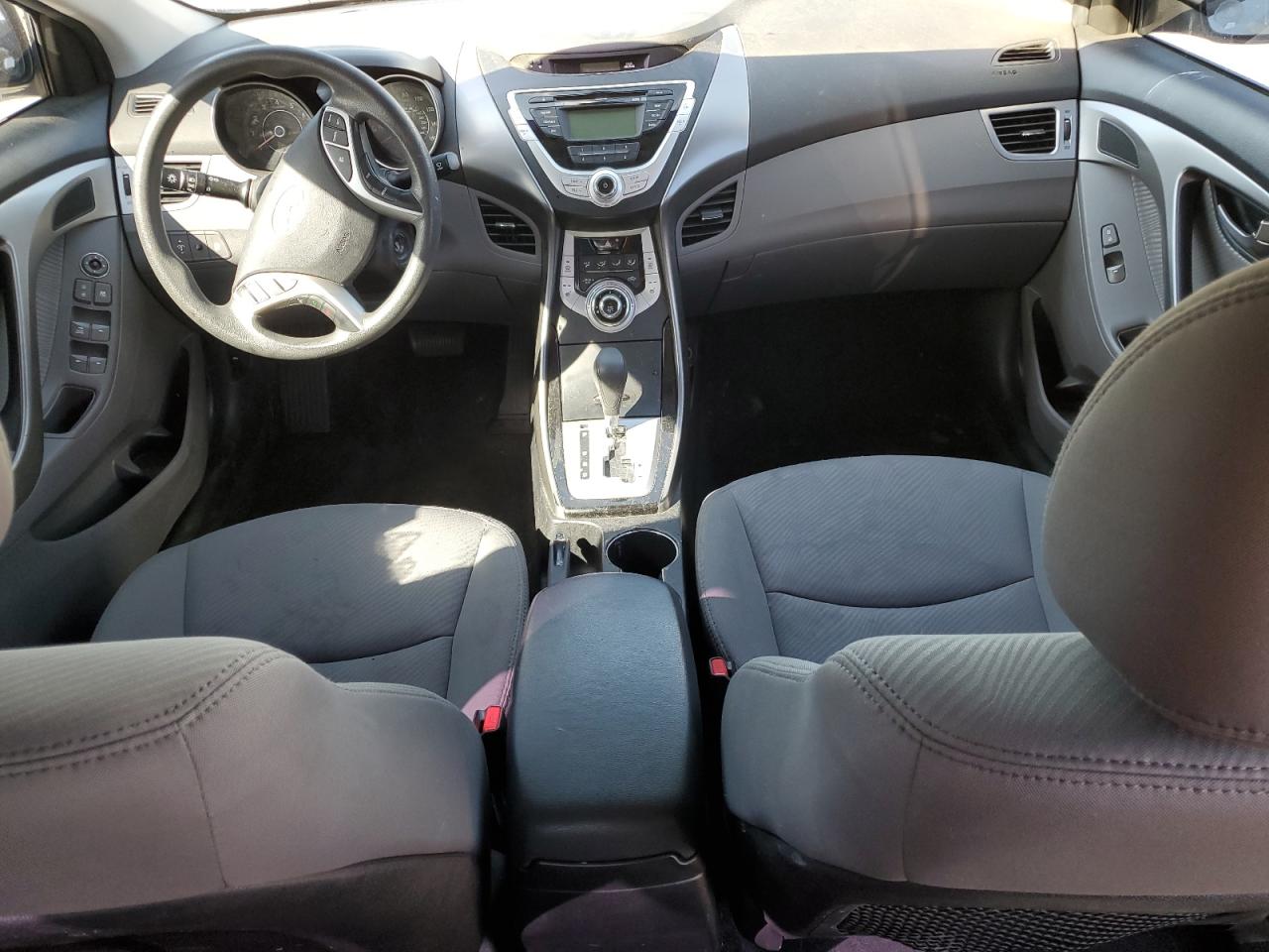 2013 Hyundai Elantra - Image 8
