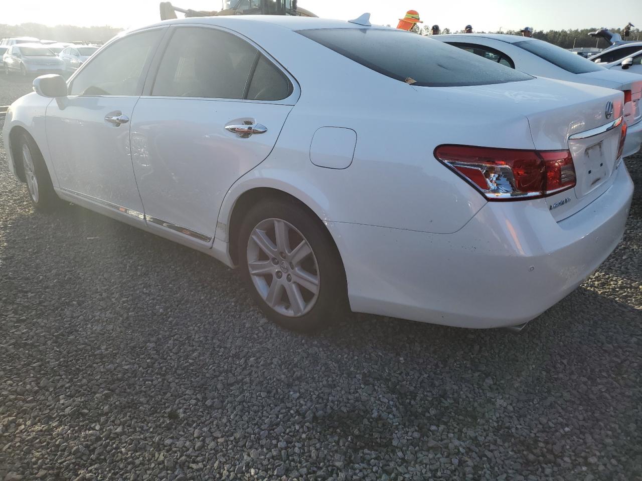 2010 Lexus ES - Image 2
