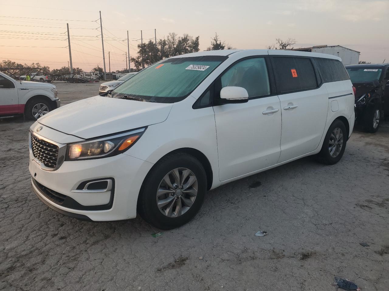 2019 Kia Sedona - Image 1
