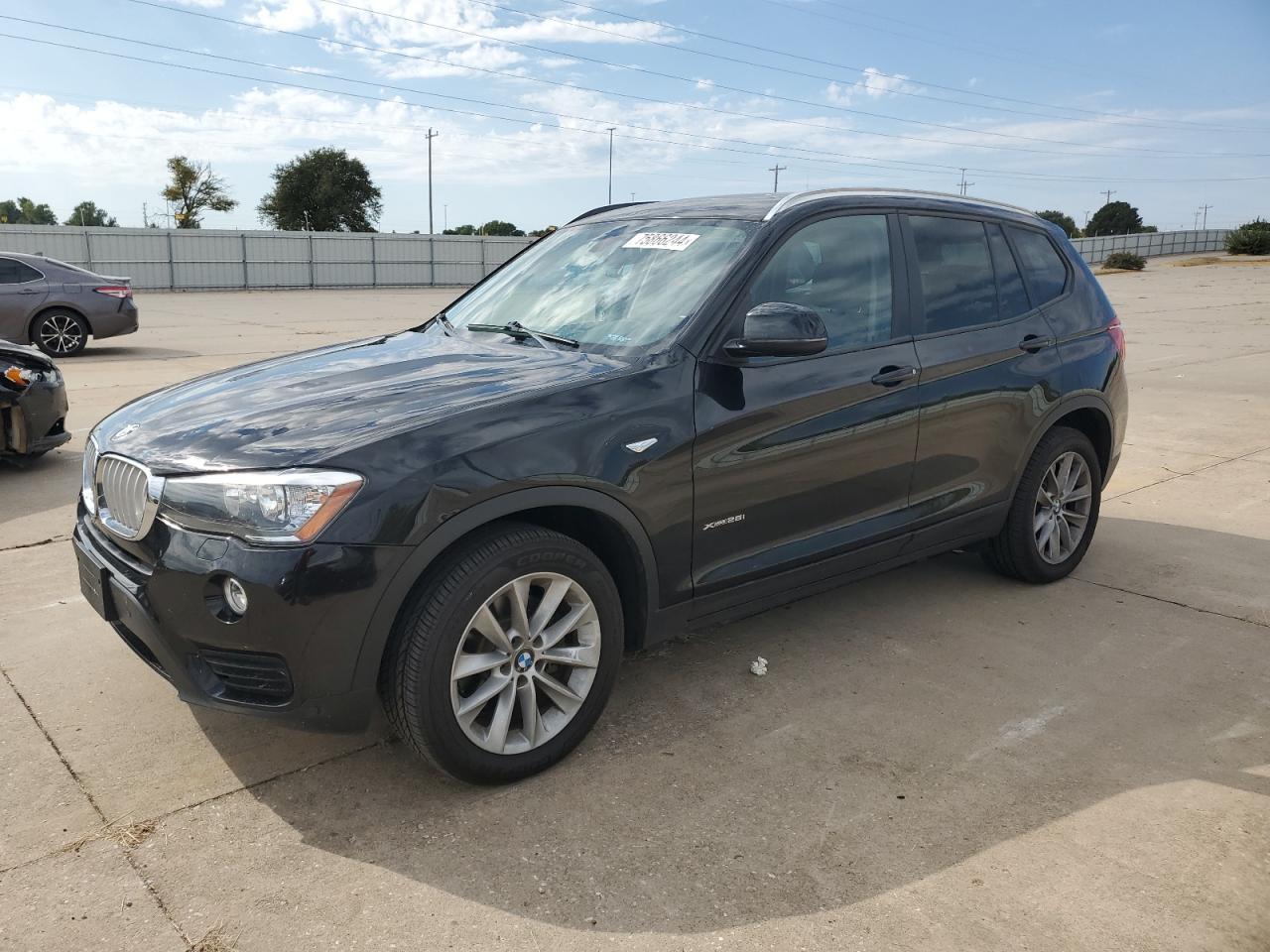 VIN 5UXWX9C39H0T18399 2017 BMW X3 no.1