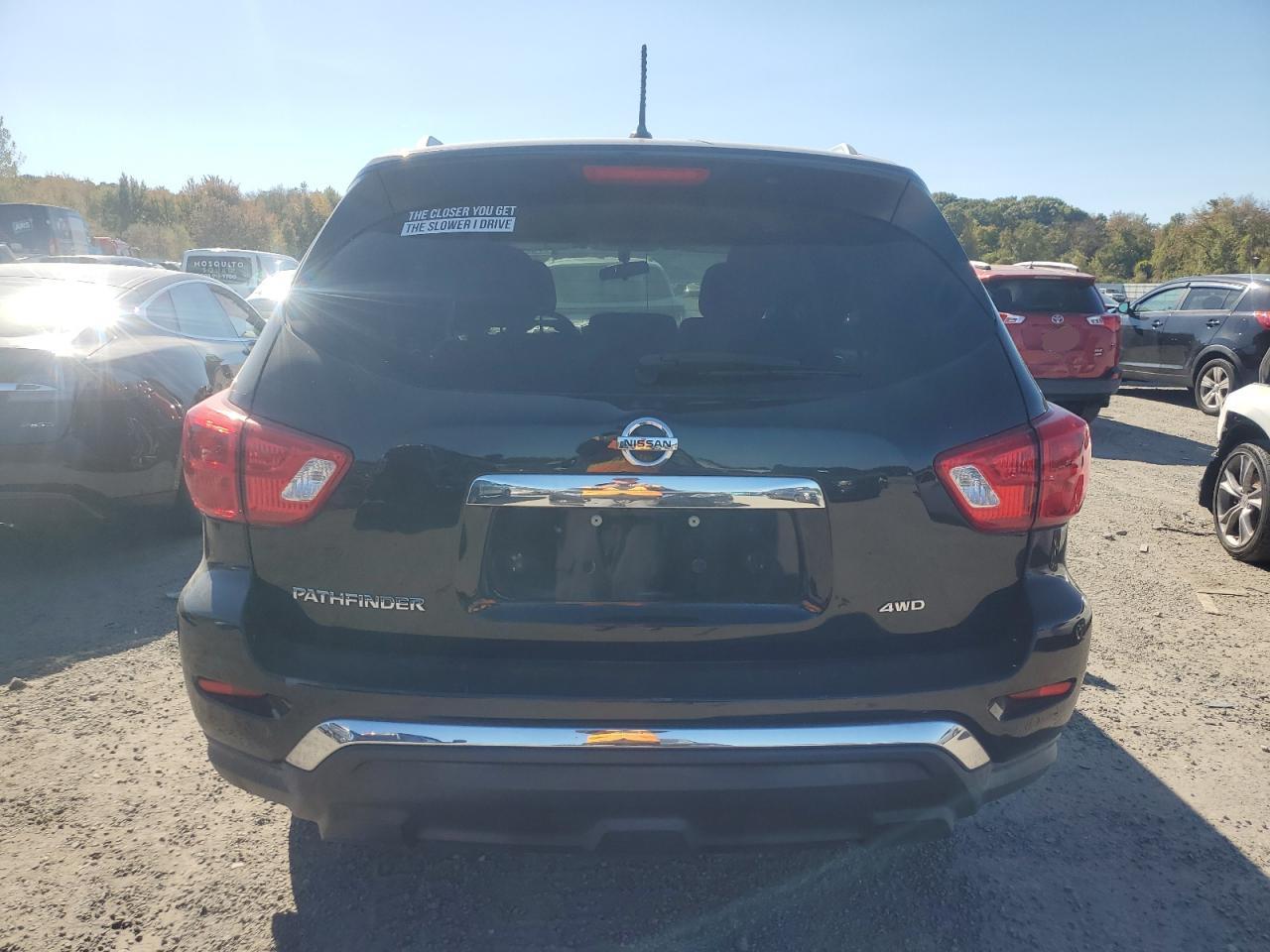 2017 Nissan Pathfinder - Image 6