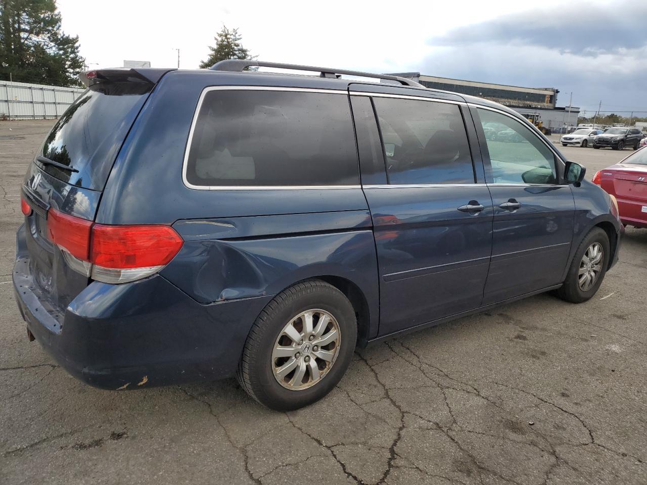 2010 Honda Odyssey - Image 3