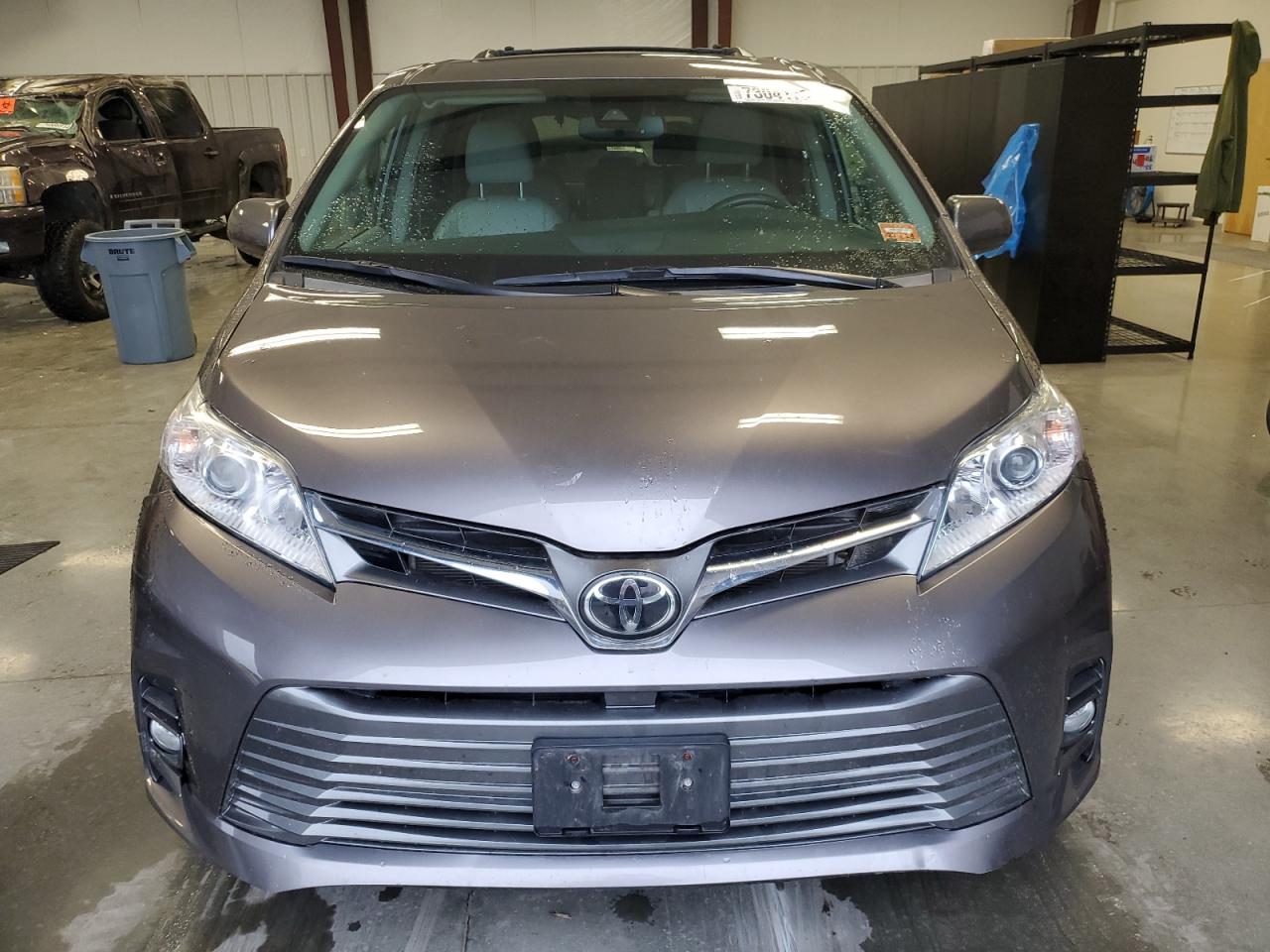 2020 Toyota Sienna - Image 5