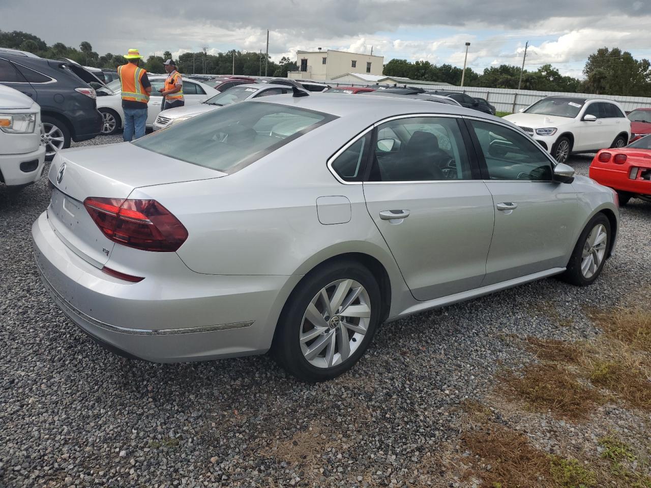 1VWBA7A39JC029596 2018 Volkswagen Passat Se