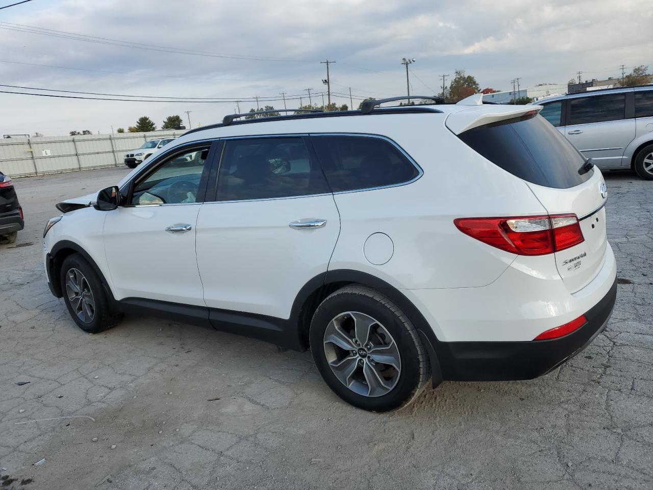 2013 Hyundai Santa Fe - Image 2