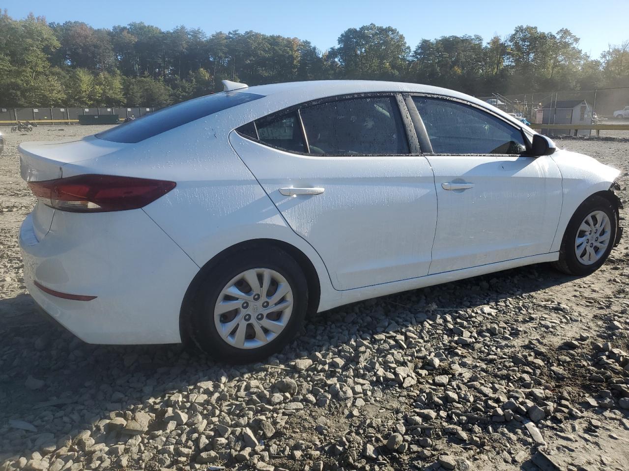 2018 Hyundai Elantra - Image 3