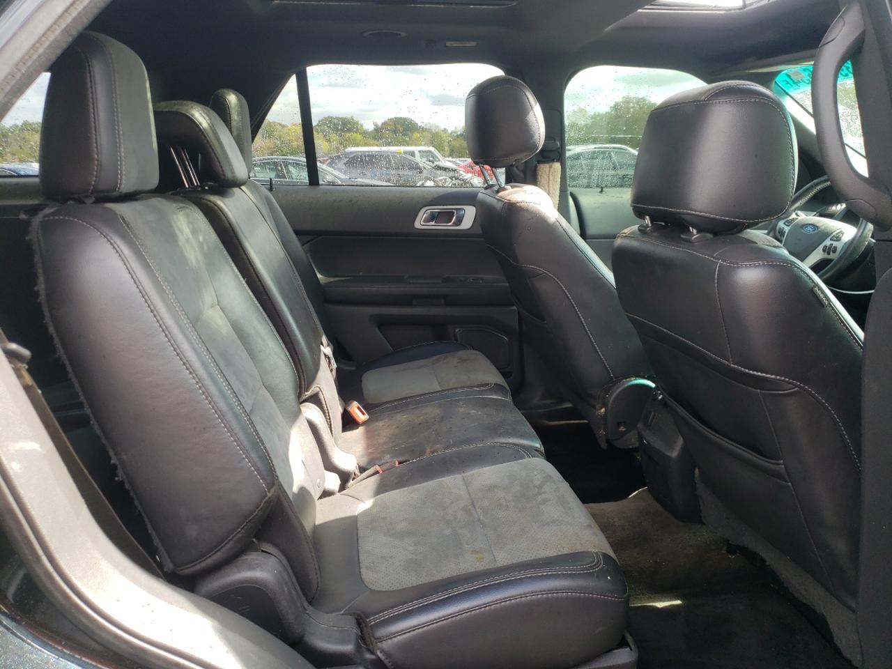 2015 Ford Explorer - Image 11