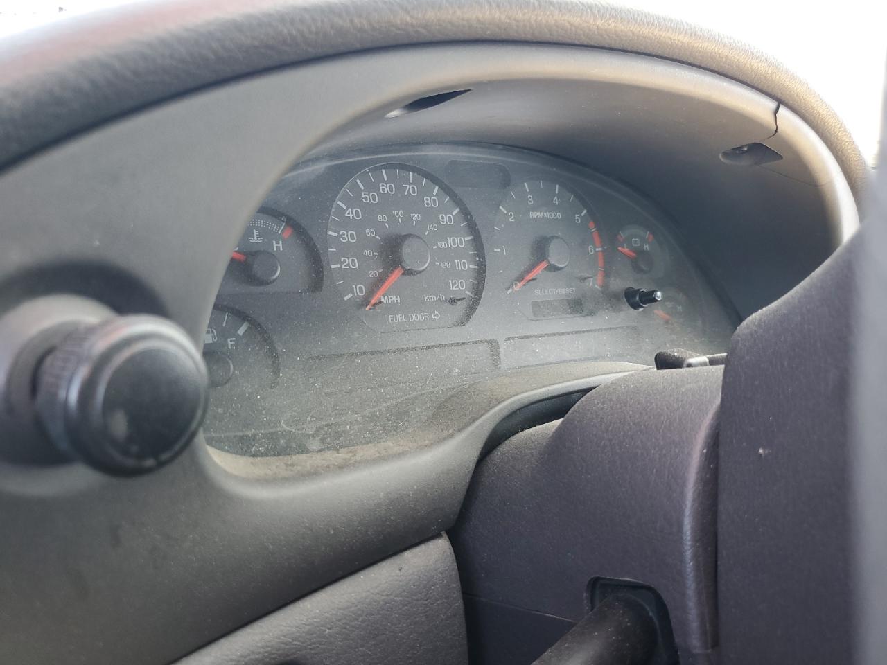 2002 Ford Mustang - Image 9