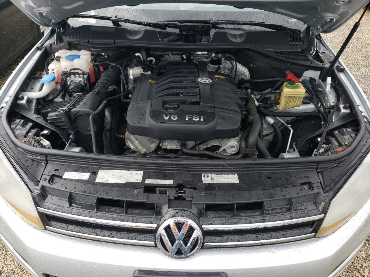 WVGEF9BP3DD002628 2013 Volkswagen Touareg V6