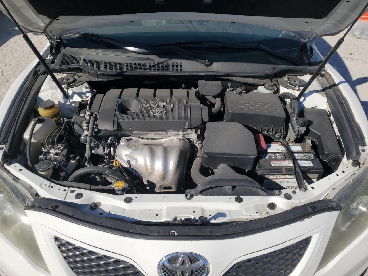 2010 Toyota Camry - Image 11