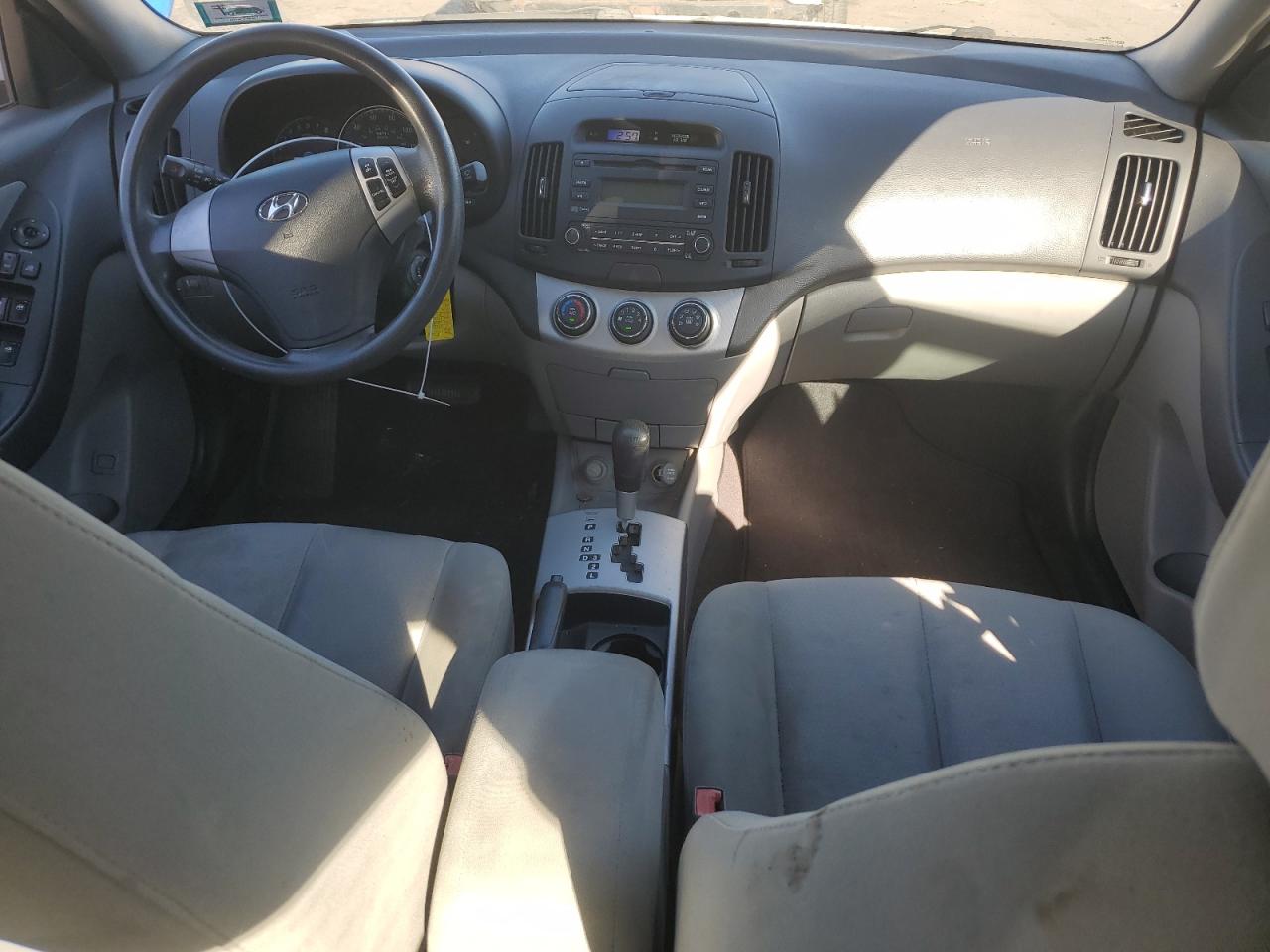 2009 Hyundai Elantra - Image 8