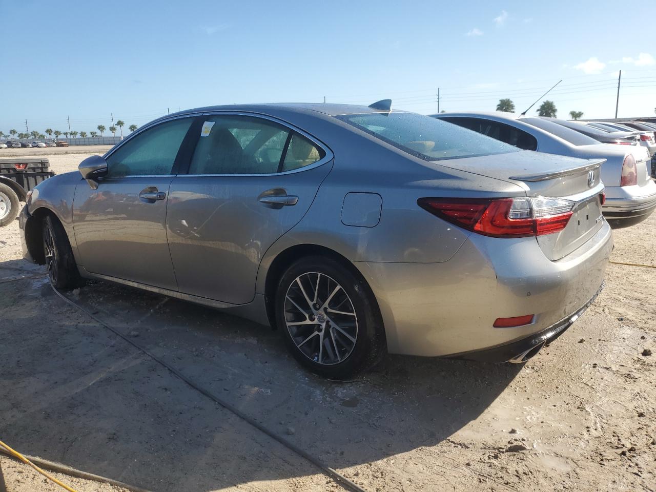 VIN 58ABK1GG5HU055712 2017 LEXUS ES350 no.2