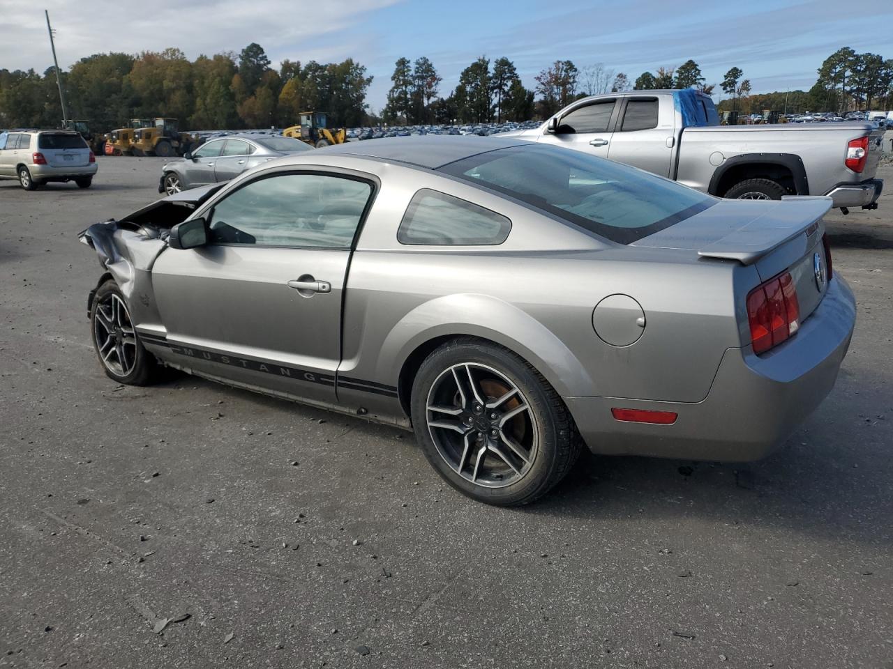 2009 Ford Mustang - Image 2