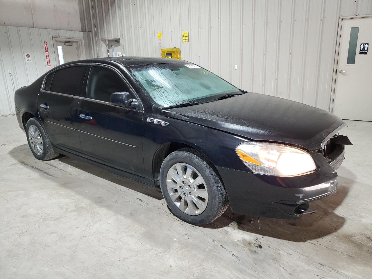 2010 Buick Lucerne - Image 4