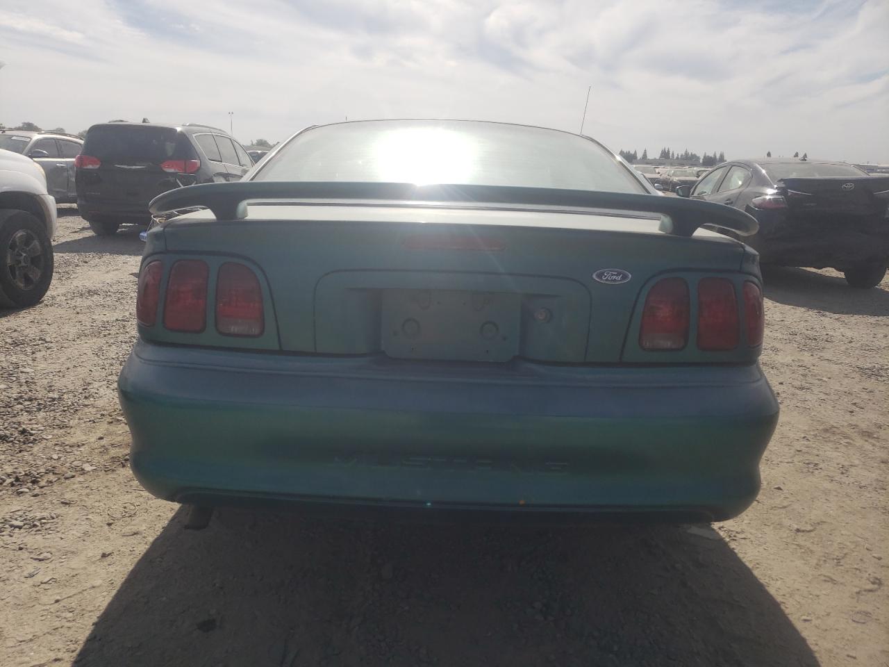 1998 Ford Mustang VIN: 1FAFP4049WF110329 Lot: 75108874