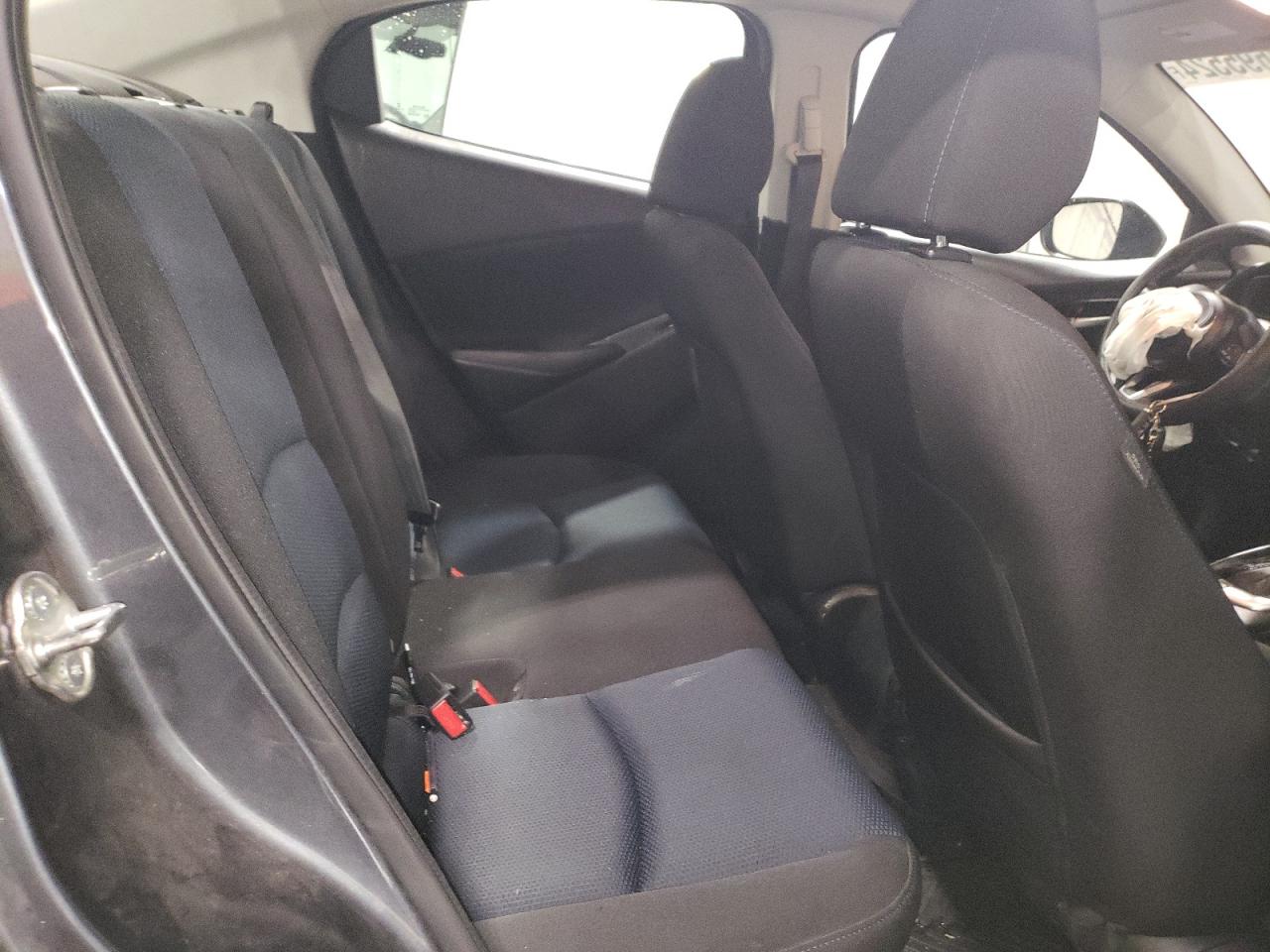 2019 Toyota Yaris - Image 10