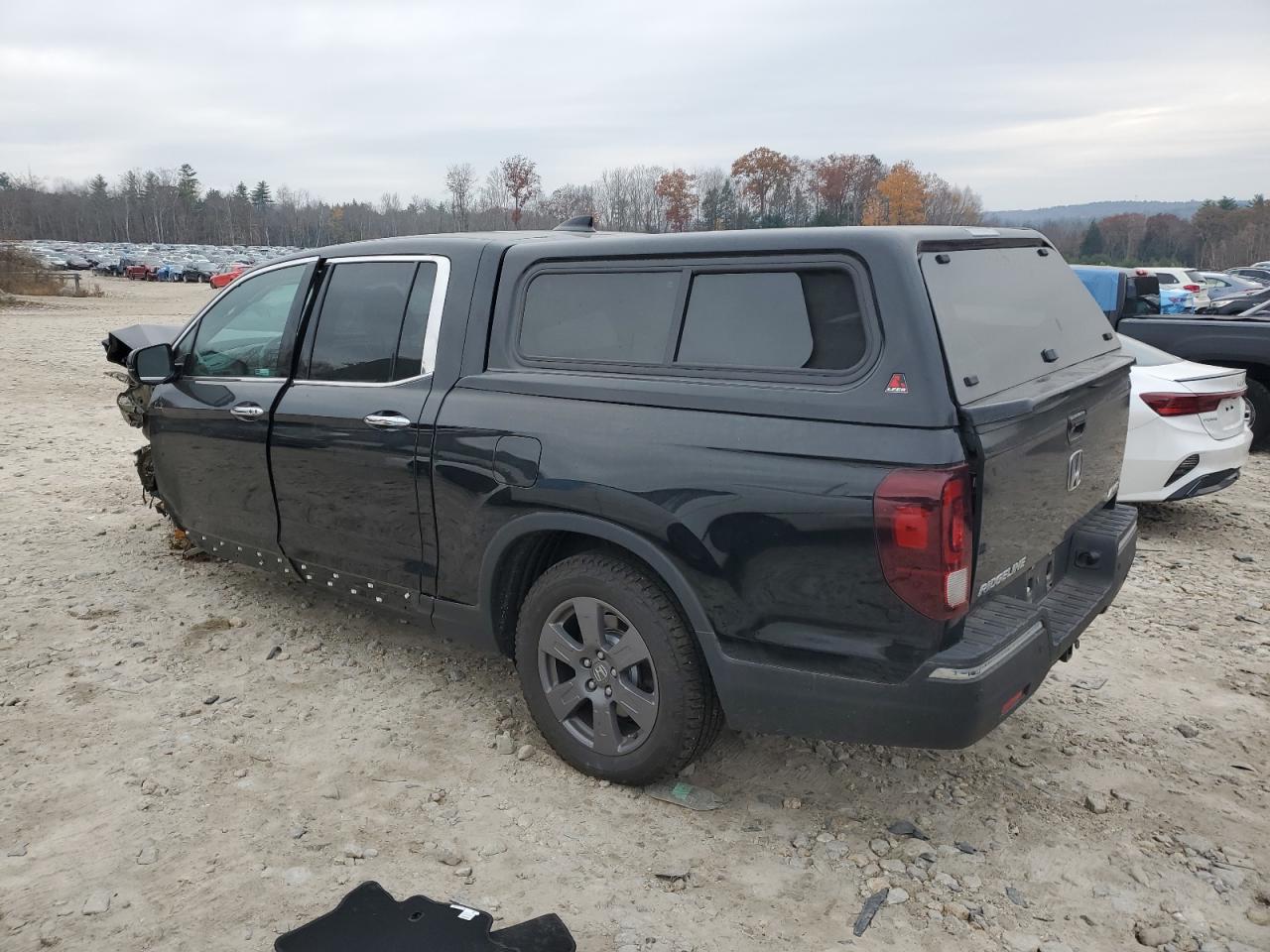 2020 Honda Ridgeline - Image 2