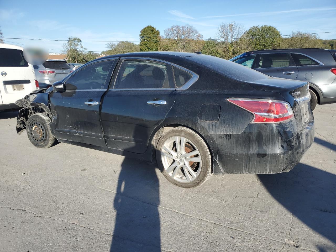 2015 Nissan Altima - Image 2