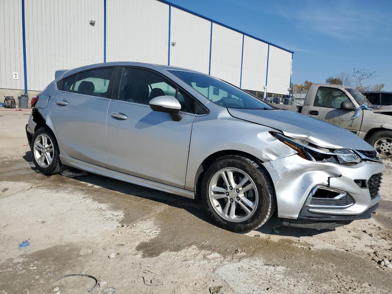 2017 Chevrolet Cruze - Image 4
