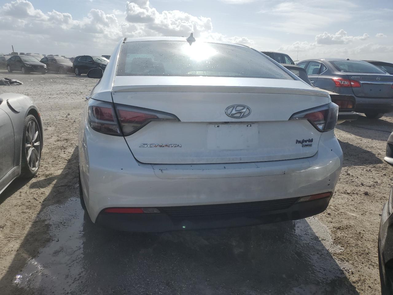 2016 Hyundai Sonata Hybrid VIN: KMHE34L11GA014367 Lot: 76372354